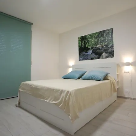 Germana Alba Town Apartment *